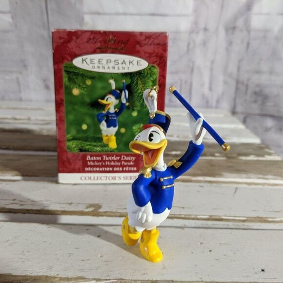 Hallmark BATON TWIRLER DAISY 2000 Mickey’s Holiday - Picture 1 of 7